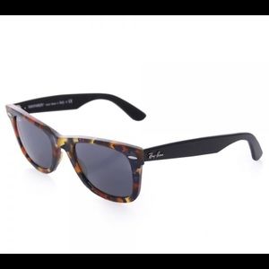 RAY BAN Wayfarer Fleck Blue Tortoise Sunglasses